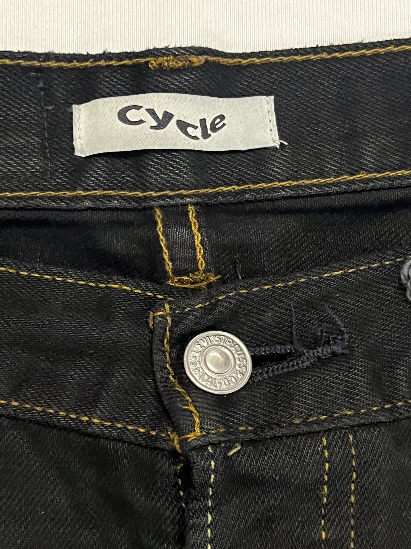 CYCLE Reconstructed Jeans